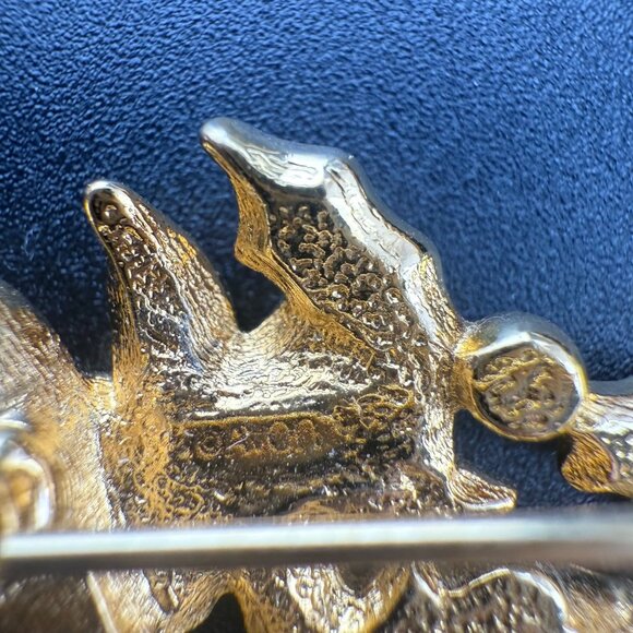 Vintage Avon Goldtone Flower Brooch With‎ Faux Pearls Rhinestones Poinsettia - Picture 6 of 6